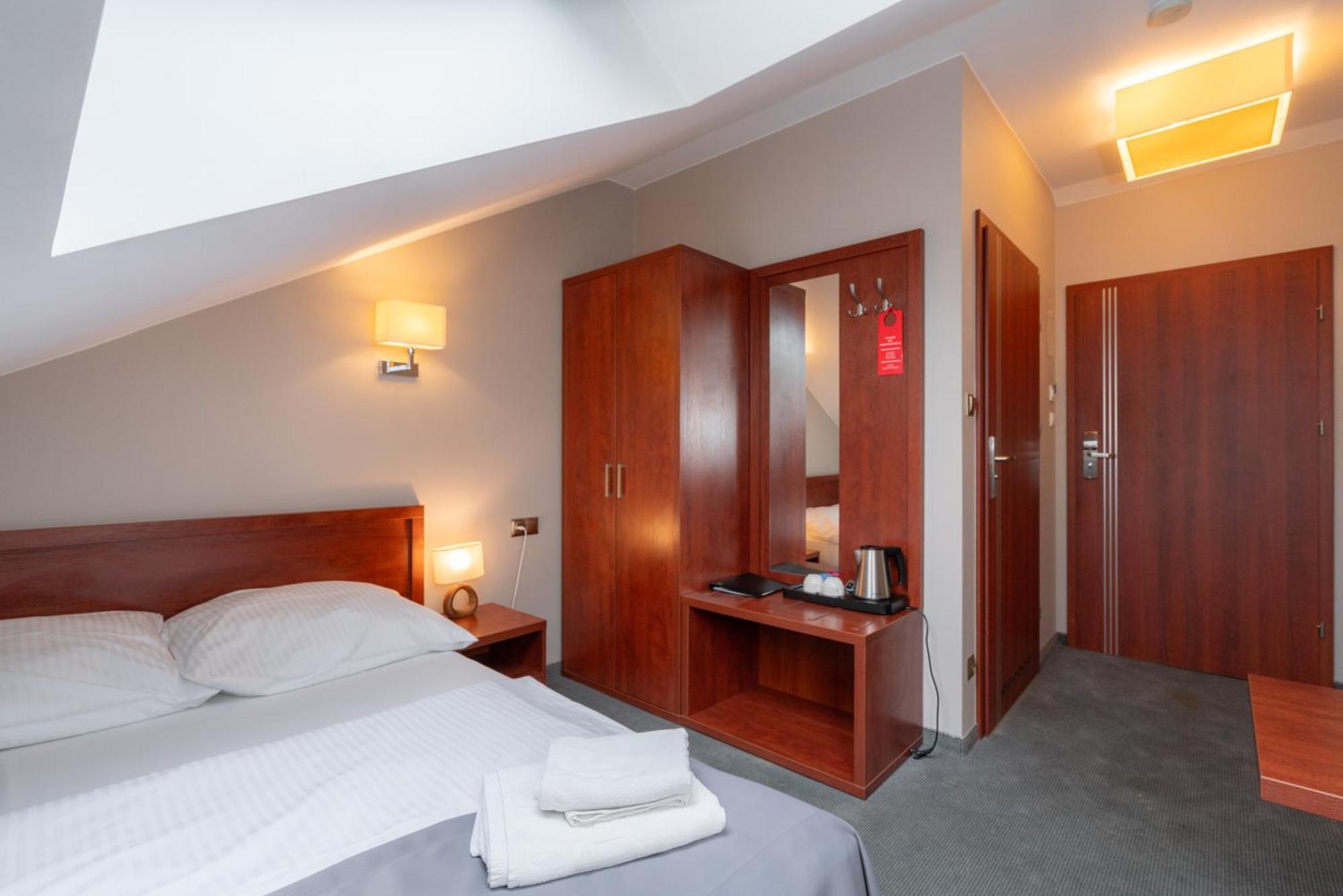 Hotel Badura Wadowice Dış mekan fotoğraf