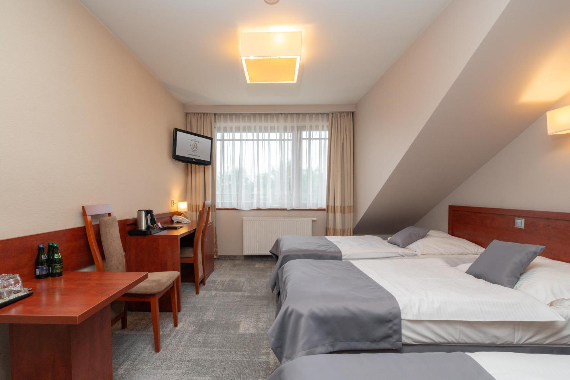 Hotel Badura Wadowice Dış mekan fotoğraf