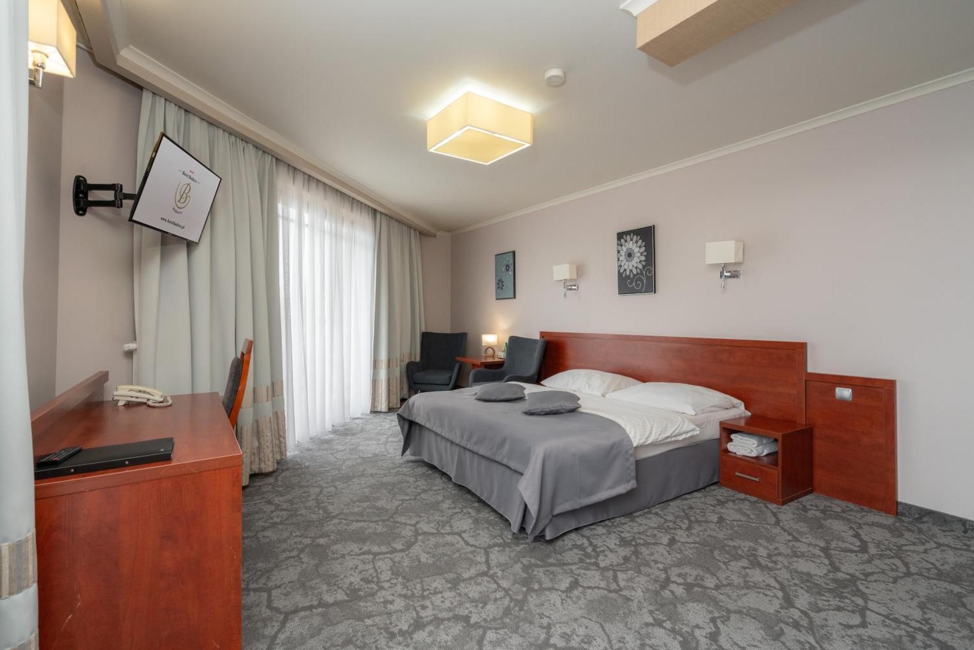 Hotel Badura Wadowice Dış mekan fotoğraf