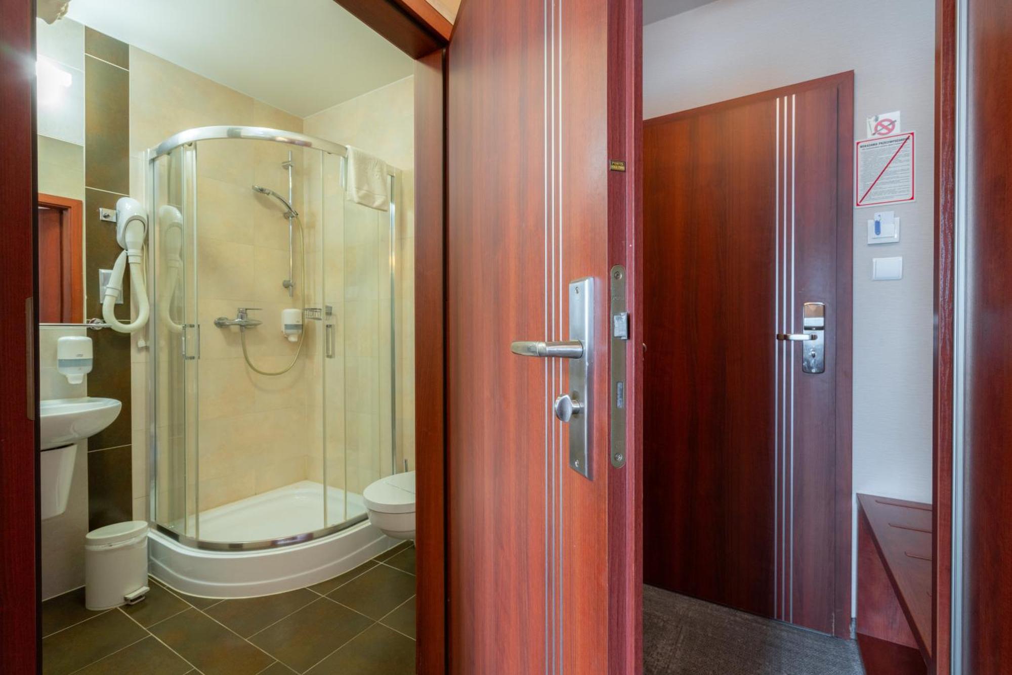 Hotel Badura Wadowice Dış mekan fotoğraf