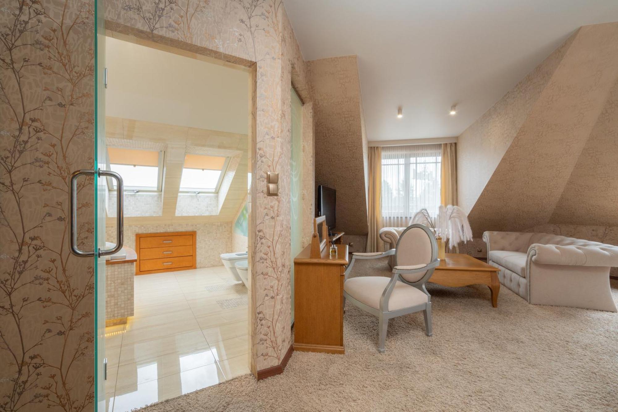 Hotel Badura Wadowice Dış mekan fotoğraf