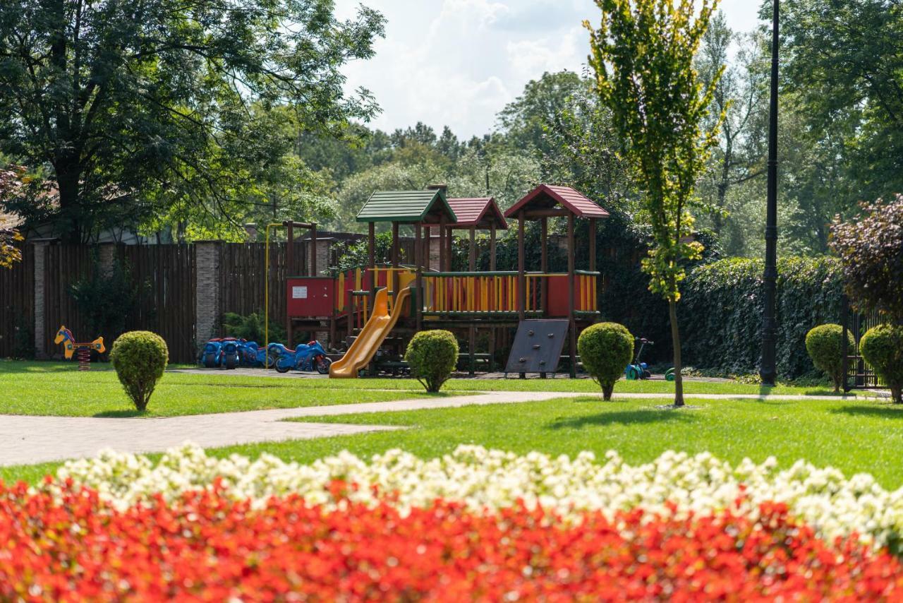 Hotel Badura Wadowice Dış mekan fotoğraf